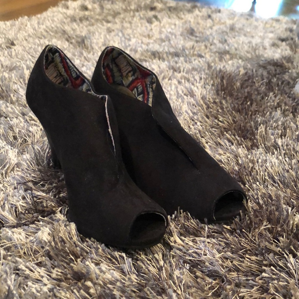 Black heels